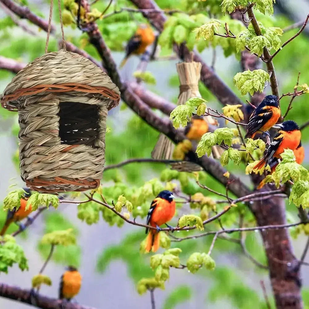 Handwoven Straw Bird Nest Parrot Hatching Breeding Grass Cave Garden Supply Grass Birds House Humming Bird Nest for Lawn Home