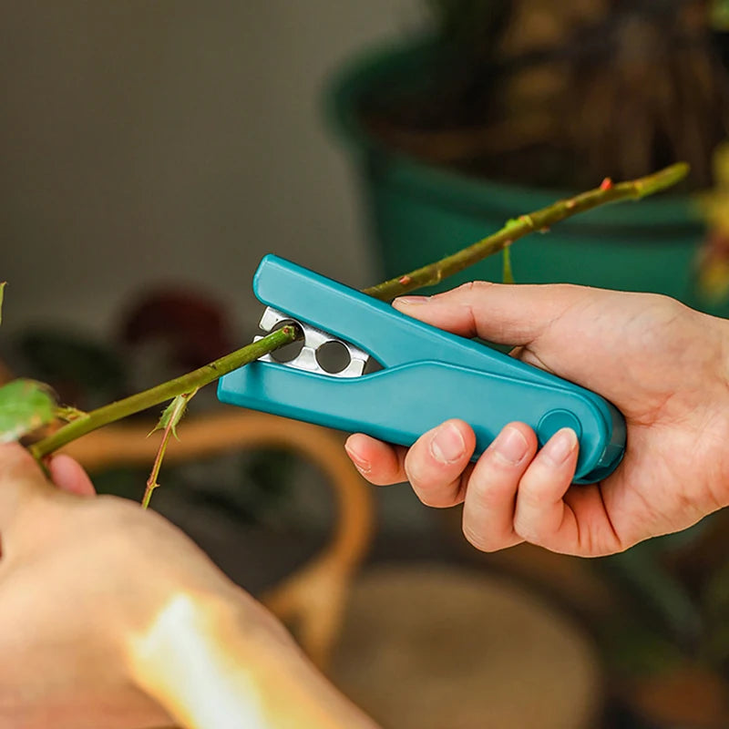Rose Pincers Cut Tool Florist Metal Flower Rose Thorn Stem Leaf Stripper Safety Rose Plier Magnolia Removing Burrs Garden Tool