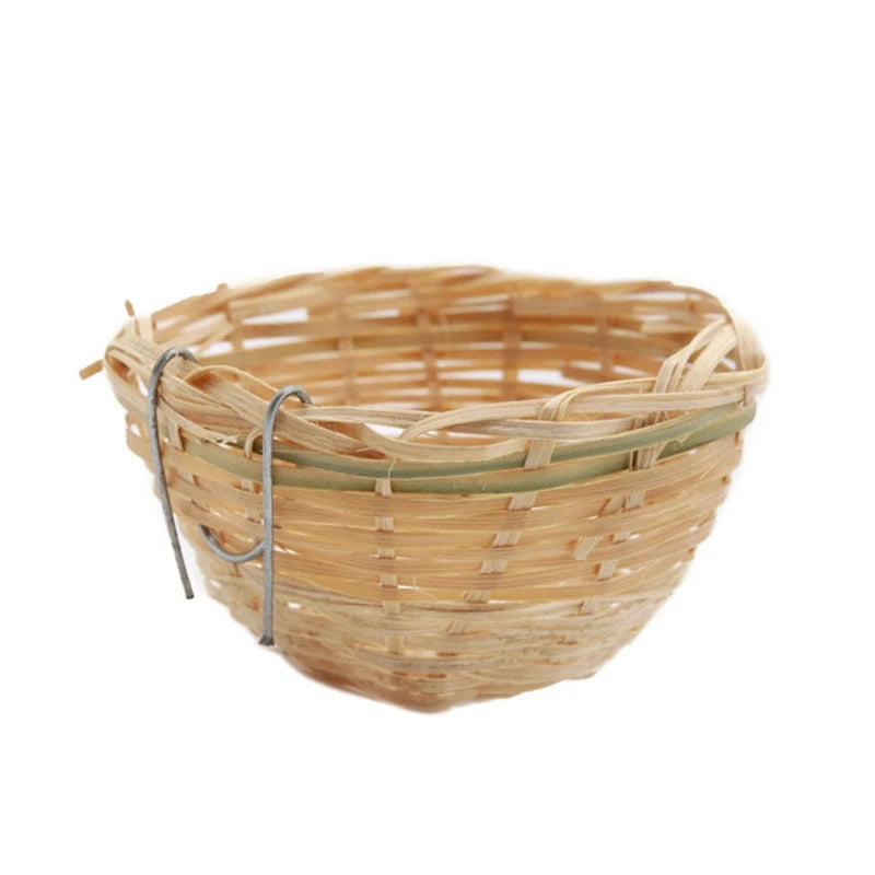 Hanging Bird Nest Natural Bamboo Bird Hut Outdoor Birdhouse Wren Nest Chickadee House Small Shelter for Finch Canary