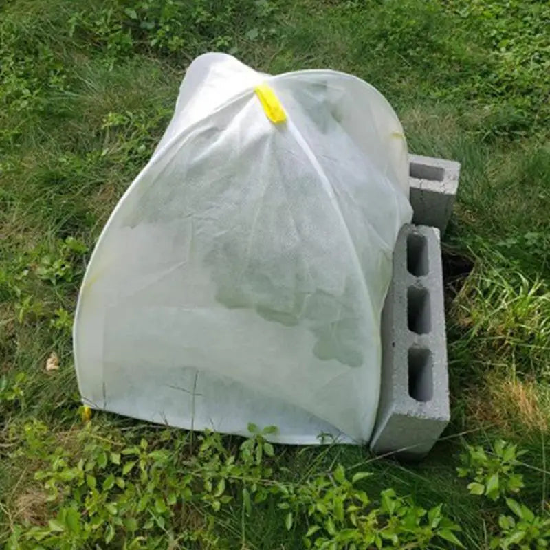 Plant Protector Cover Frost Cover For Animal Protection Floating Row Cover For Outdoor Fruit Trees Vegetables Plant Blankets For